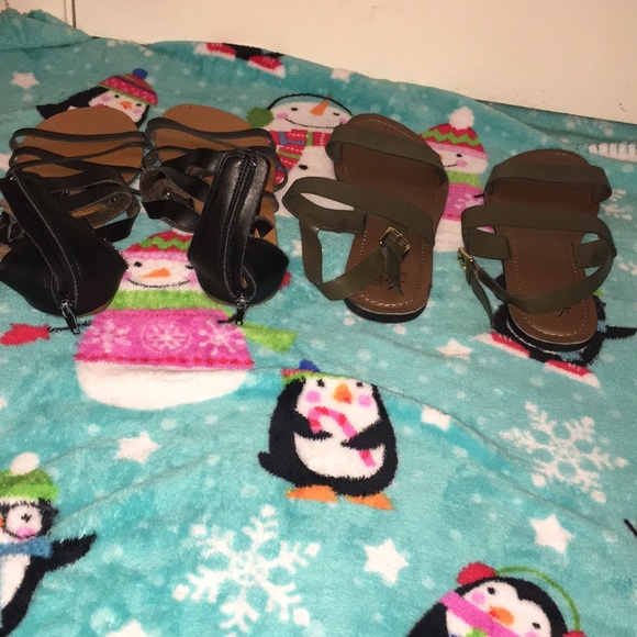 Sandals - Picture 2 of 3